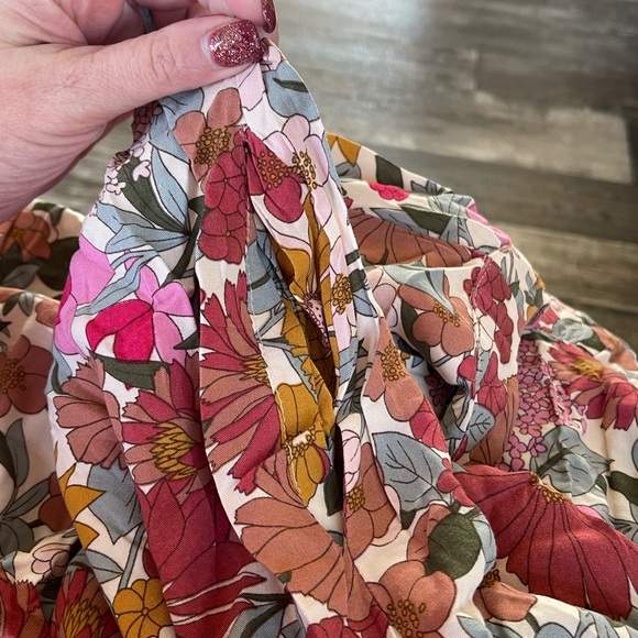 Maxi dress with flutter straps and tears - Picture 6 of 8